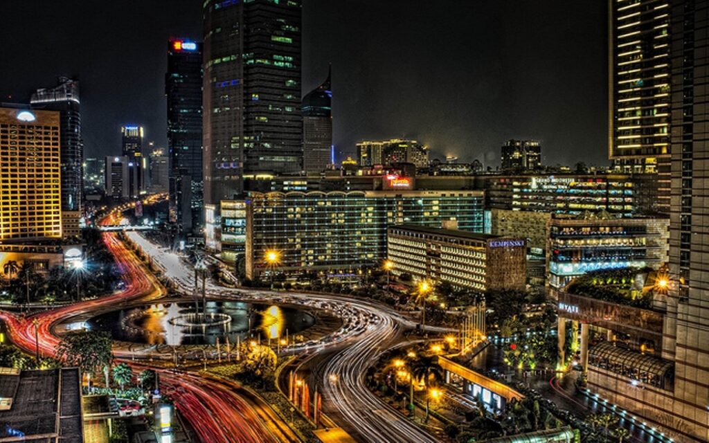 roundabout in the middle of the city
