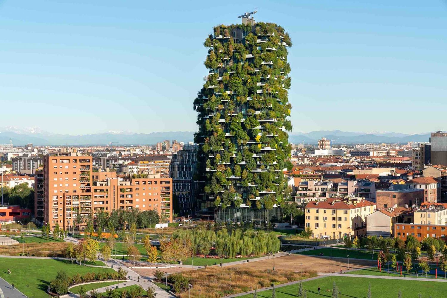 Vertical Urbanism: Milan Highrises Reaching New Heights