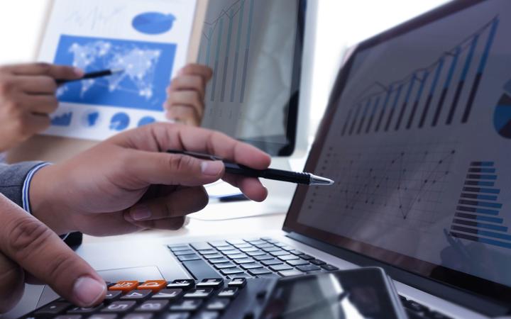 Tech sector revenue increases by almost $1b