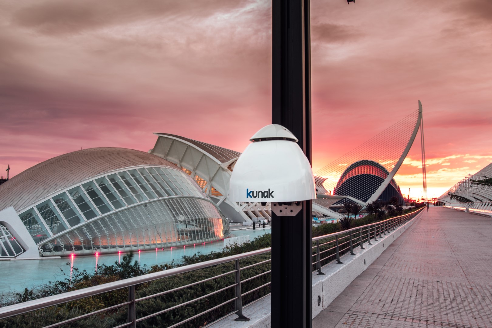 Kunak AIR Pro: Manage air quality with large and accurate data thanks to the revolutionary sensor-based air quality monitor for professionals