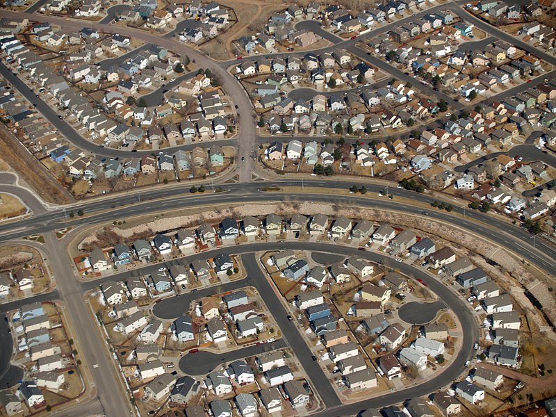 Why is urban sprawl still on the rise?